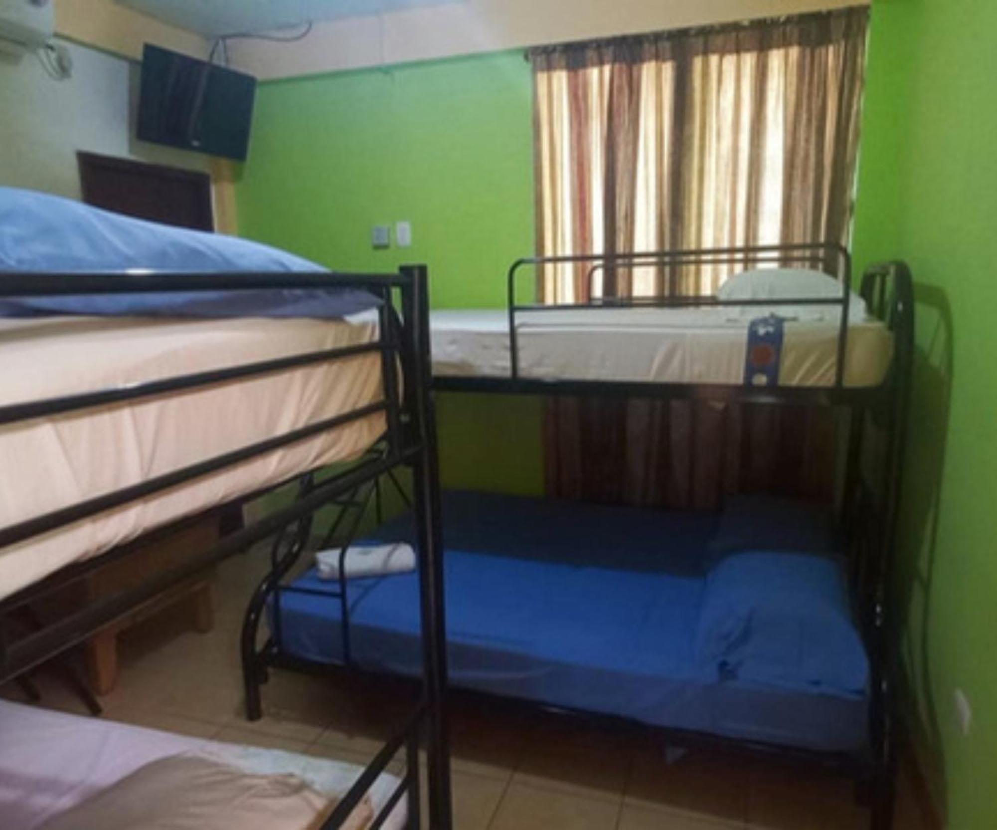 Hostal San Antonio เลออน ภายนอก รูปภาพ