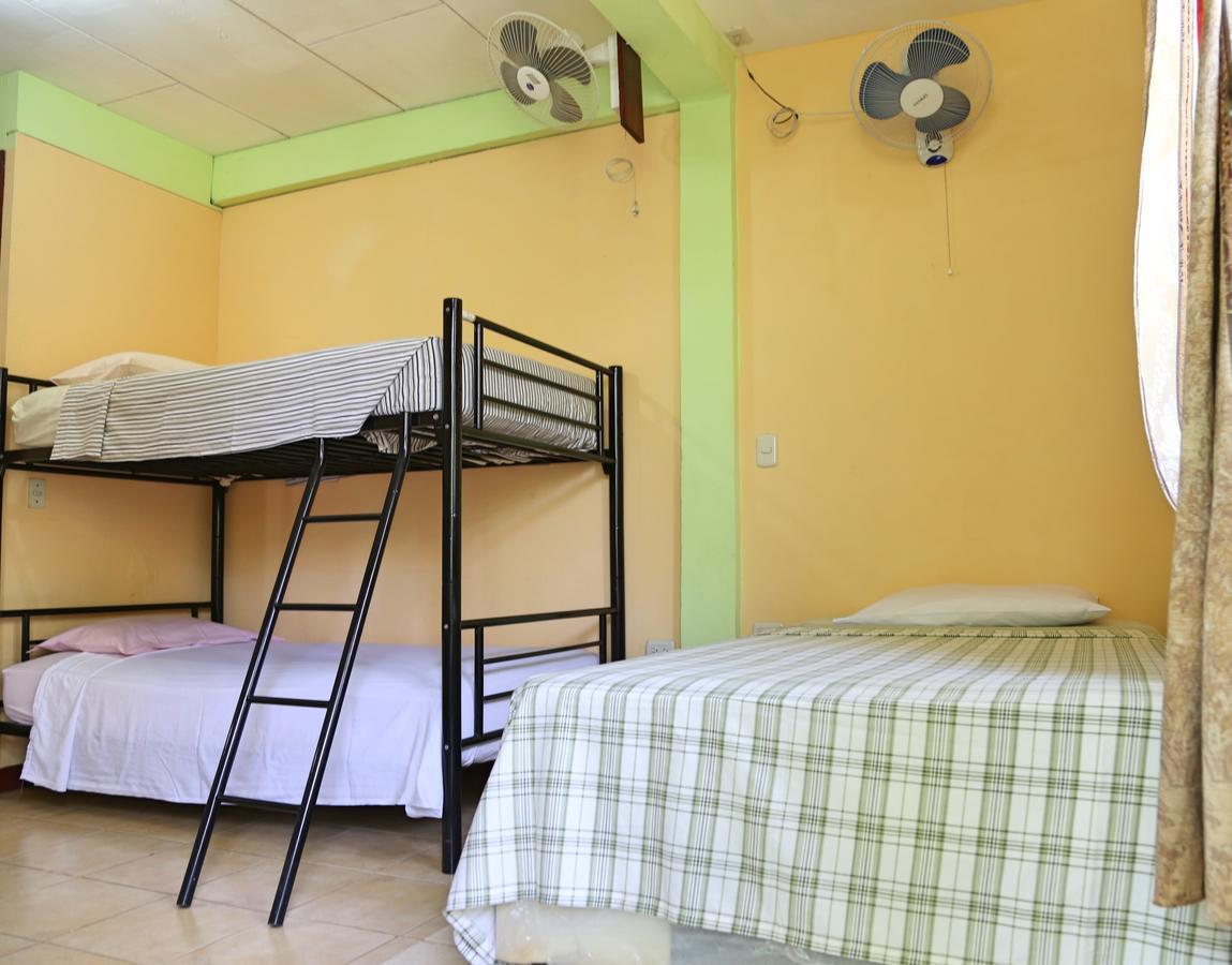 Hostal San Antonio เลออน ภายนอก รูปภาพ
