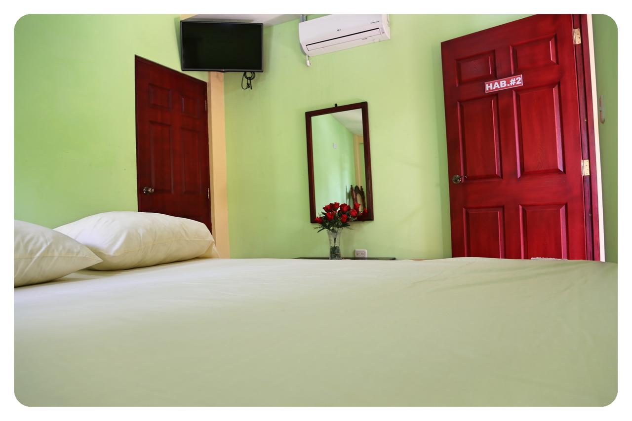 Hostal San Antonio เลออน ภายนอก รูปภาพ