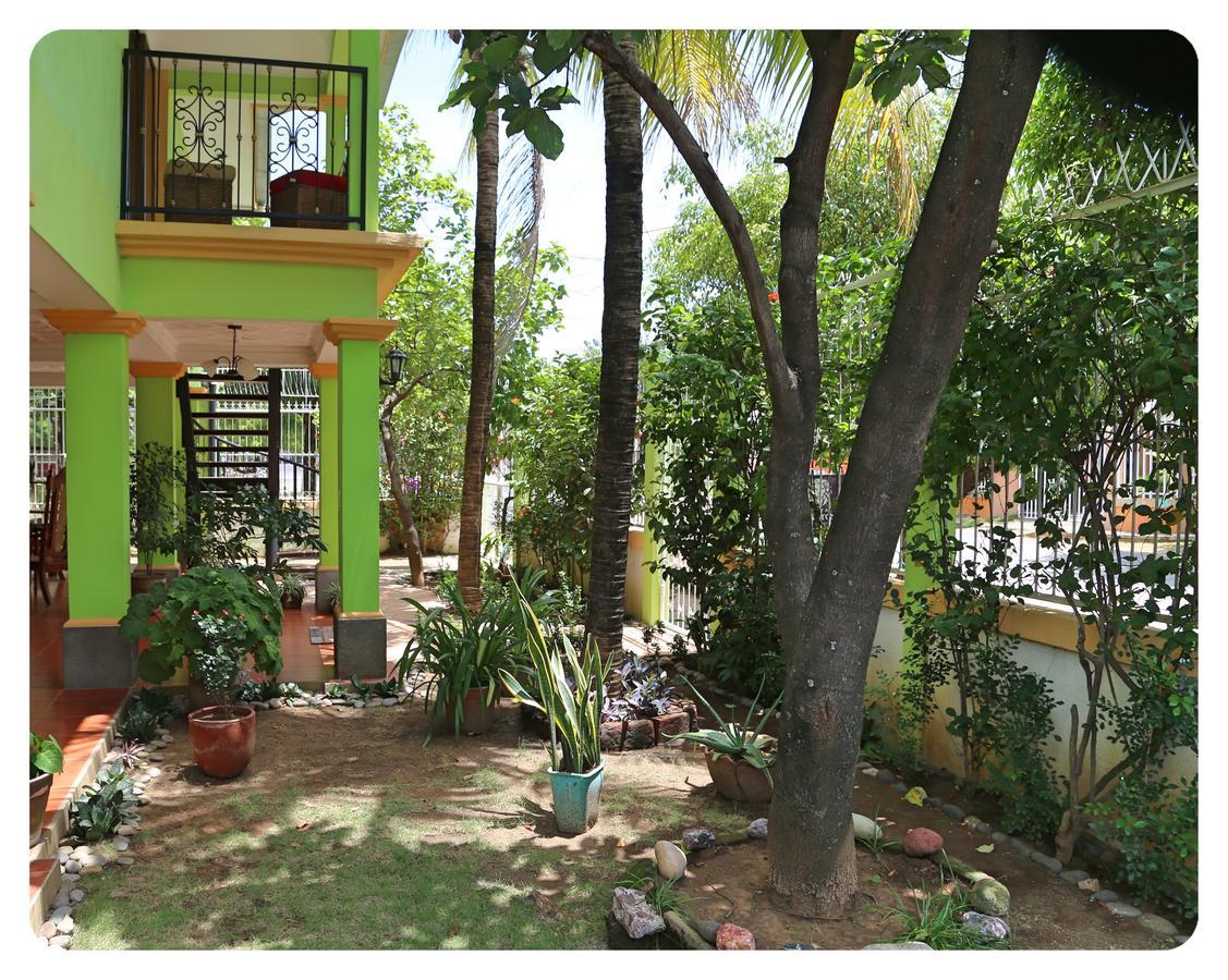 Hostal San Antonio เลออน ภายนอก รูปภาพ