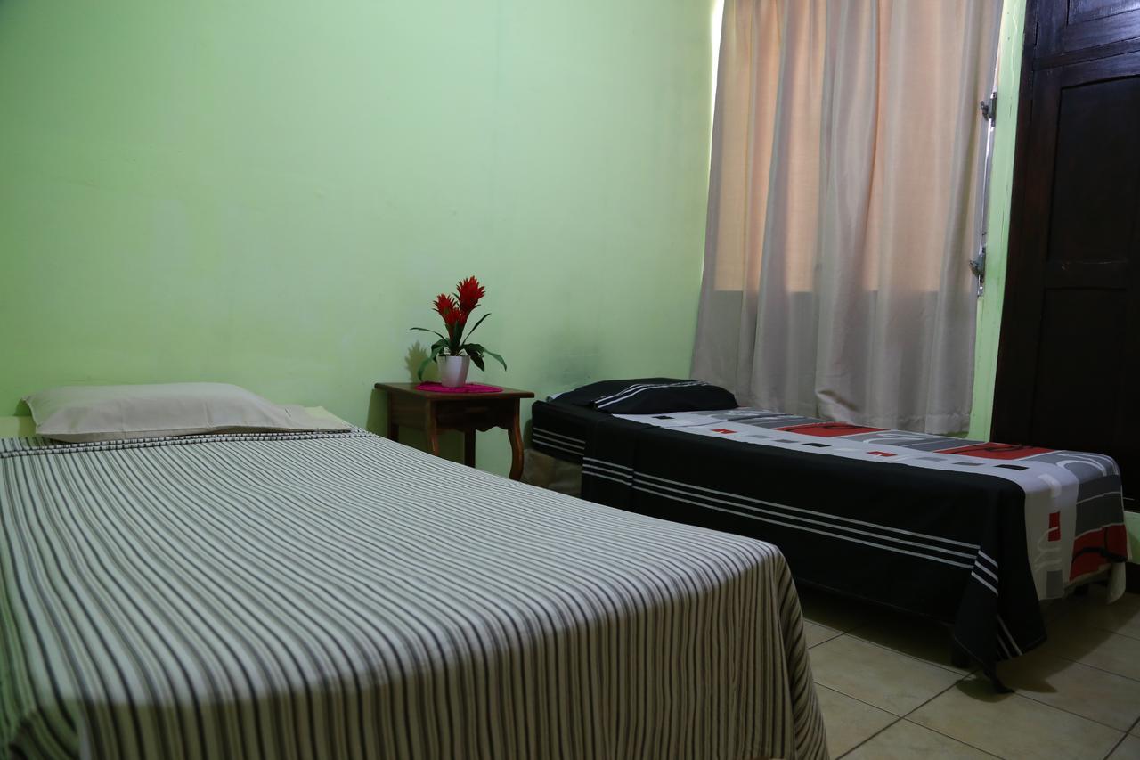 Hostal San Antonio เลออน ภายนอก รูปภาพ