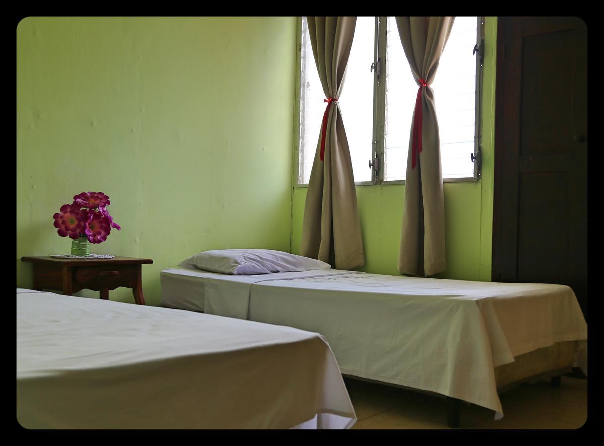 Hostal San Antonio เลออน ภายนอก รูปภาพ