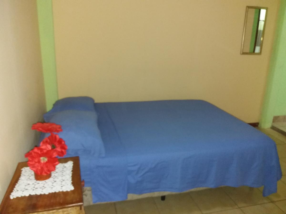 Hostal San Antonio เลออน ภายนอก รูปภาพ