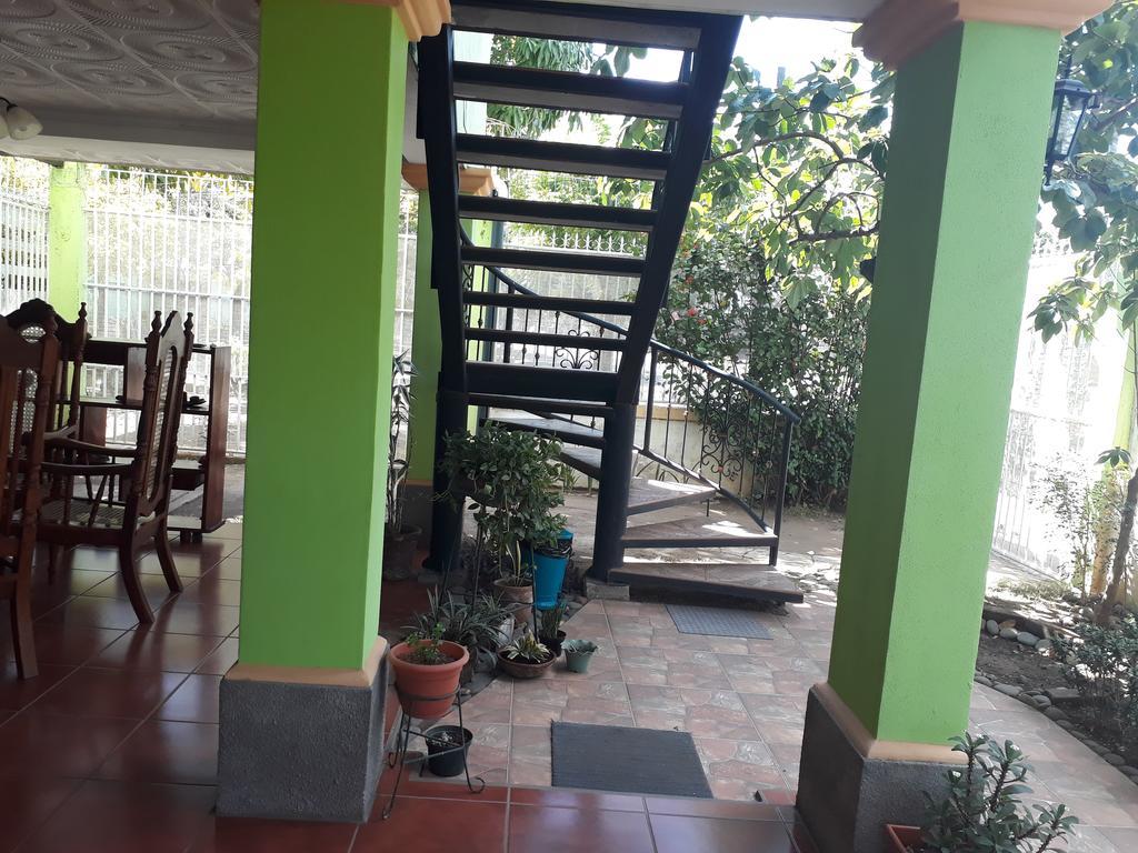Hostal San Antonio เลออน ภายนอก รูปภาพ